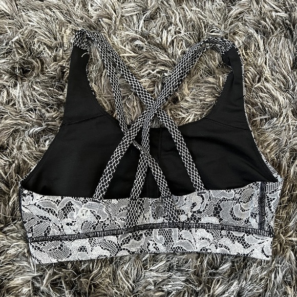 Lululemon Energy Bra Florence White Black size 4 - Picture 2 of 5